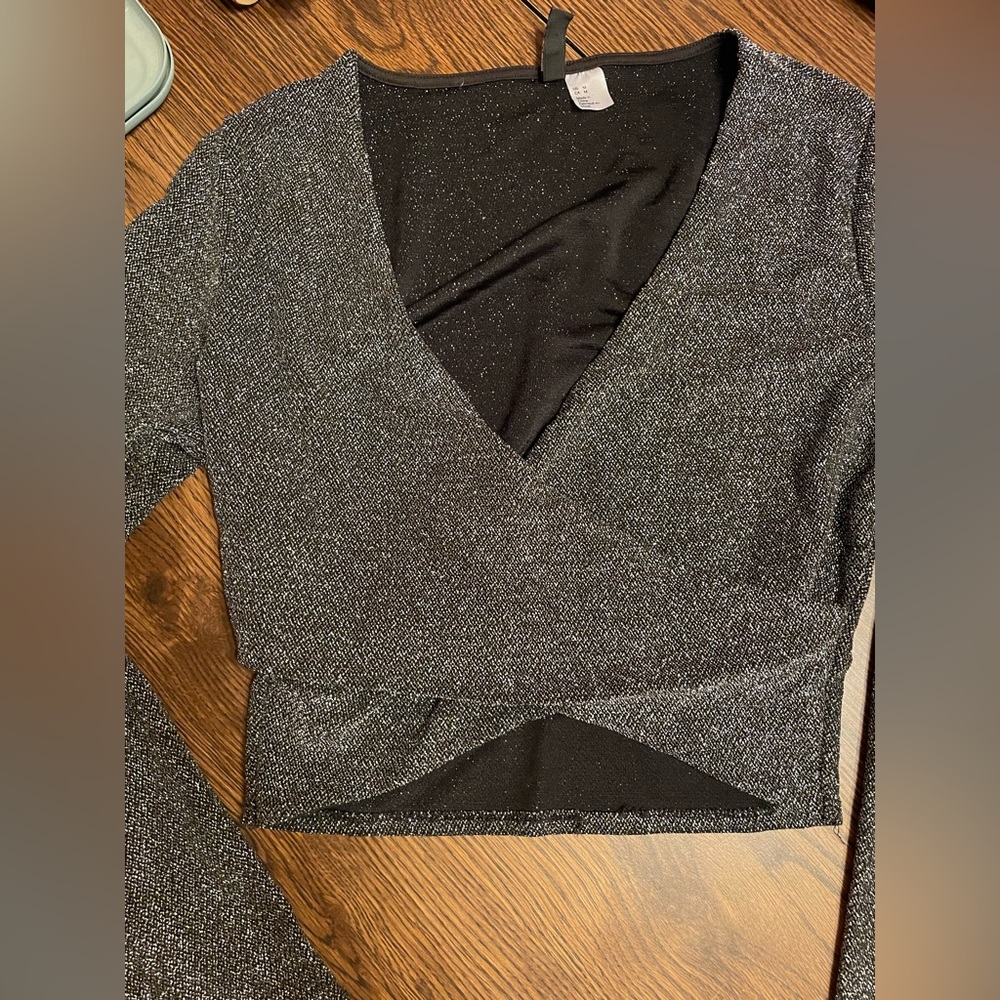 H&M Long Sleeve Front Cross V Neck Sparkle Crop